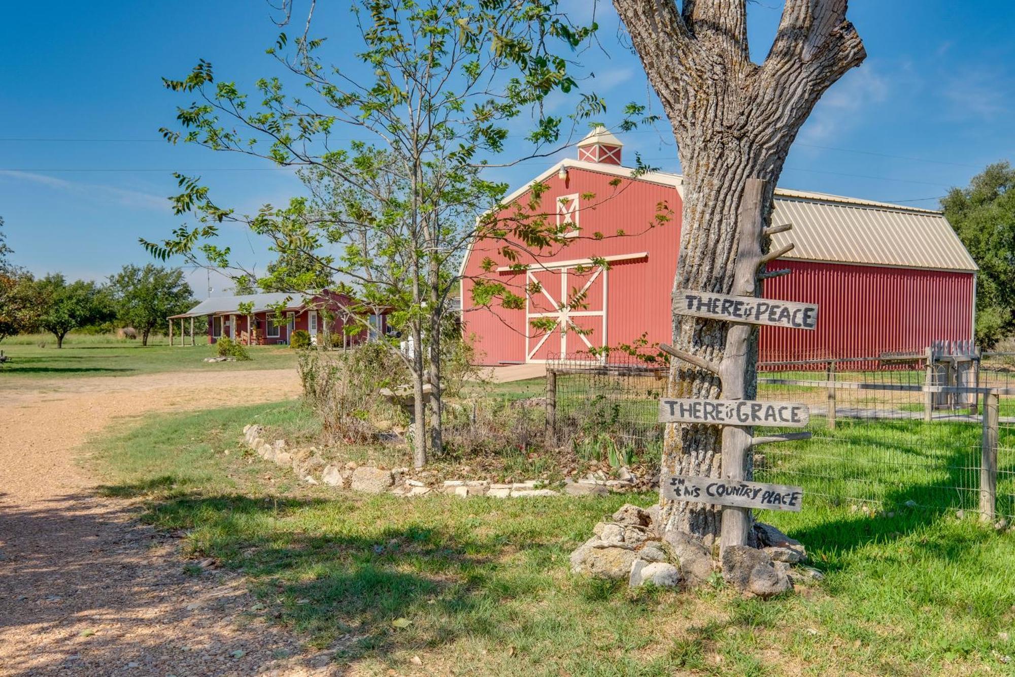 Delightful Carmine Studio On Farm Near Round Top! Zewnętrze zdjęcie